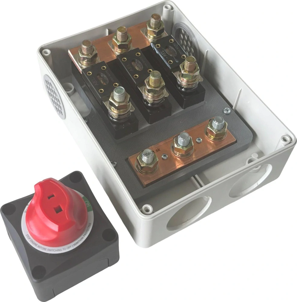 Bateriová zbernica pre 2 batérie a 1 menič vrátane externého odpojovača