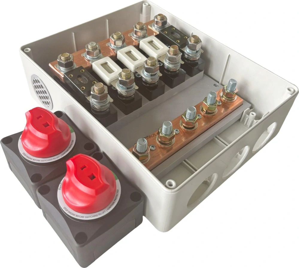 Batériová zbernica pre 3 batérie a 2 meniče vrátane 2 externých odpojovačov